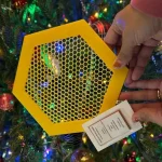 Floating Bee Island-Bee Waterer Hexagonal Bee Insect Drinking Tray Acrylic Beekeeping Setups Luring insects Waterer Catcher Cups 5