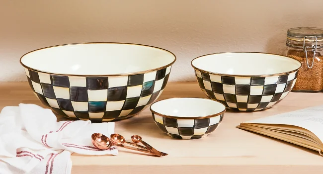 Everyday bowls, individual sizes, mixing, and serving sizes.