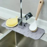 Silicone Mat Gourmet Faucet Kitchen Accessory Home Appliance Sponge Rack Kitchens Accessories Kitchen Sink Splash Guard for You 2