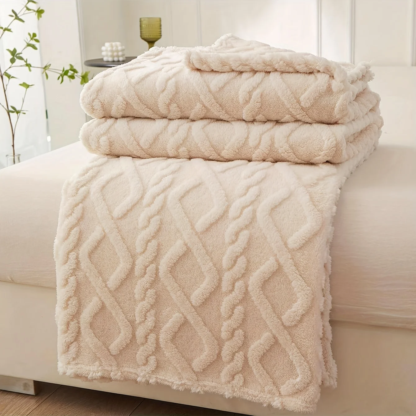 1pc Single-Layer Coral Fleece Blanket, Lightweight & Multi-Purpose Blanket Bed Cover,For Living Room Sofa Cover, Nap Blanket 1pc Single-Layer Coral Fleece Blanket, Lightweight & Multi-Purpose Blanket Bed Cover,For Living Room Sofa Cover, Nap Blanket