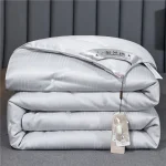 Mulberry Silk Quilt is 100% natural silk filling in all seasons. It is portable, breathable and luxurious