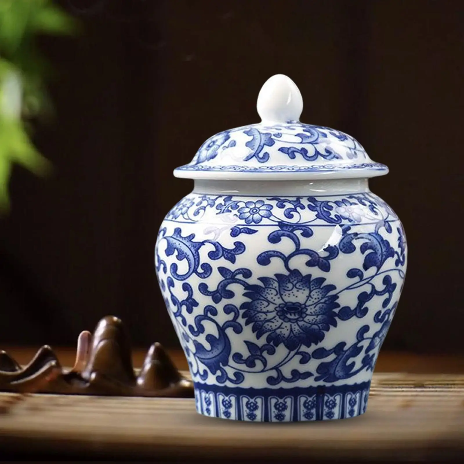 Chinese Blue White Porcelain Decorative Temple Jar Vase with