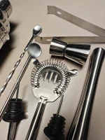 UPORS Stainless Steel Cocktail Shaker Mixer Wine Martini Boston Shaker For Bartender Drink Party Bar Tools 550ML/750ML 4