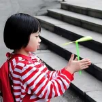 5/30Pcs Plastic Bamboo Dragonfly Shape Hand Push Flying Propeller Outdoor Sports Toy Gift Rotating Flying Arrow Outdoor Games 2