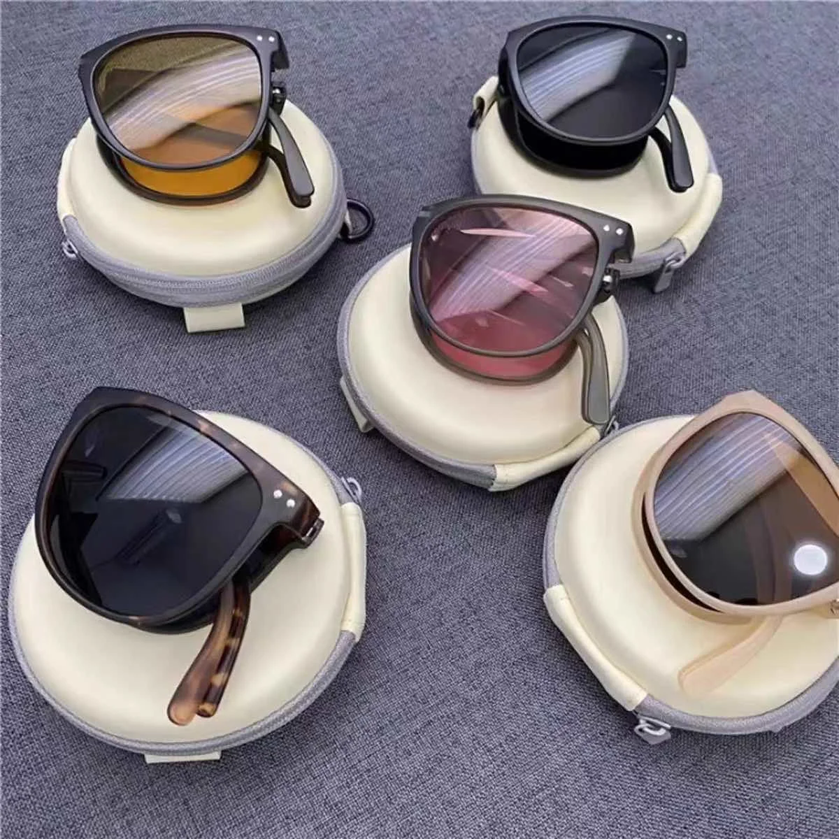 Folding sunglasses, portable, ultra light sun protection, UV protection, sunglasses for both men and women Folding sunglasses, portable, ultra light sun protection, UV protection, sunglasses for both men and women