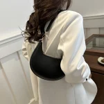 New Fashionable High-end Moon-shaped Baseball Bag, Showing Luxury, Women's Single Shoulder Bag 6