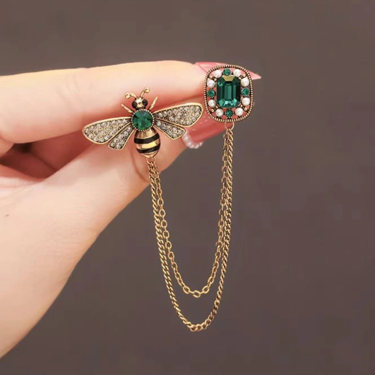 1 Piece Of Bee Crystal Tassel Women's Brooch Sweater With A Unique And Luxurious Design-zt3128 1 Piece Of Bee Crystal Tassel Women's Brooch Sweater With A Unique And Luxurious Design-zt3128