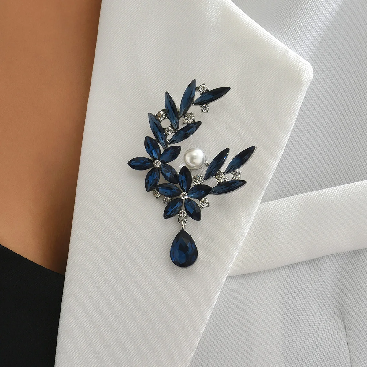 1PC Women's Fashion Trendy Charm Brooch Jewelry Chest Flower Accessories Suitable for Date, Party, Festival Gifts-2813 1PC Women's Fashion Trendy Charm Brooch Jewelry Chest Flower Accessories Suitable for Date, Party, Festival Gifts-2813