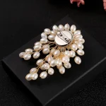 Elegant Pearl Flower Brooch Pin Badge For Women Girls Fashion Clothes Decoration Jewelry Gifts 4