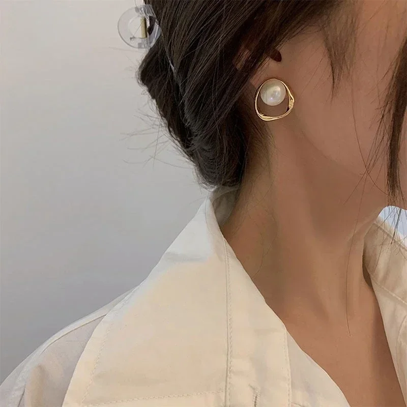 Imitation Pearl Earring for Women Gold Color Round Stud Earrings Korean Delicate Irregular Design Unusual 2023 Fashion Jewelry Imitation Pearl Earring for Women Gold Color Round Stud Earrings Korean Delicate Irregular Design Unusual 2023 Fashion Jewelry