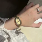 Hot Sale Fashion Watch for Women Mid Ancient Style Oval Dial Small Gold Watch Adjustable Steel Strap Quartz Wristwatch Wholesale 2