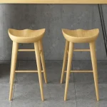 New Arrivals Nordic Modern Log Bar Chair Beautiful Atmosphere Coffee Shop Solid Wood Stool Home Dining Room High Bar Chair 2