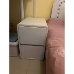 Solid Wood Bedside Table with 2 Drawers No-Leg Design Small Nightstand for Bedroom Minimalist Narrow Storage Cabinet 6