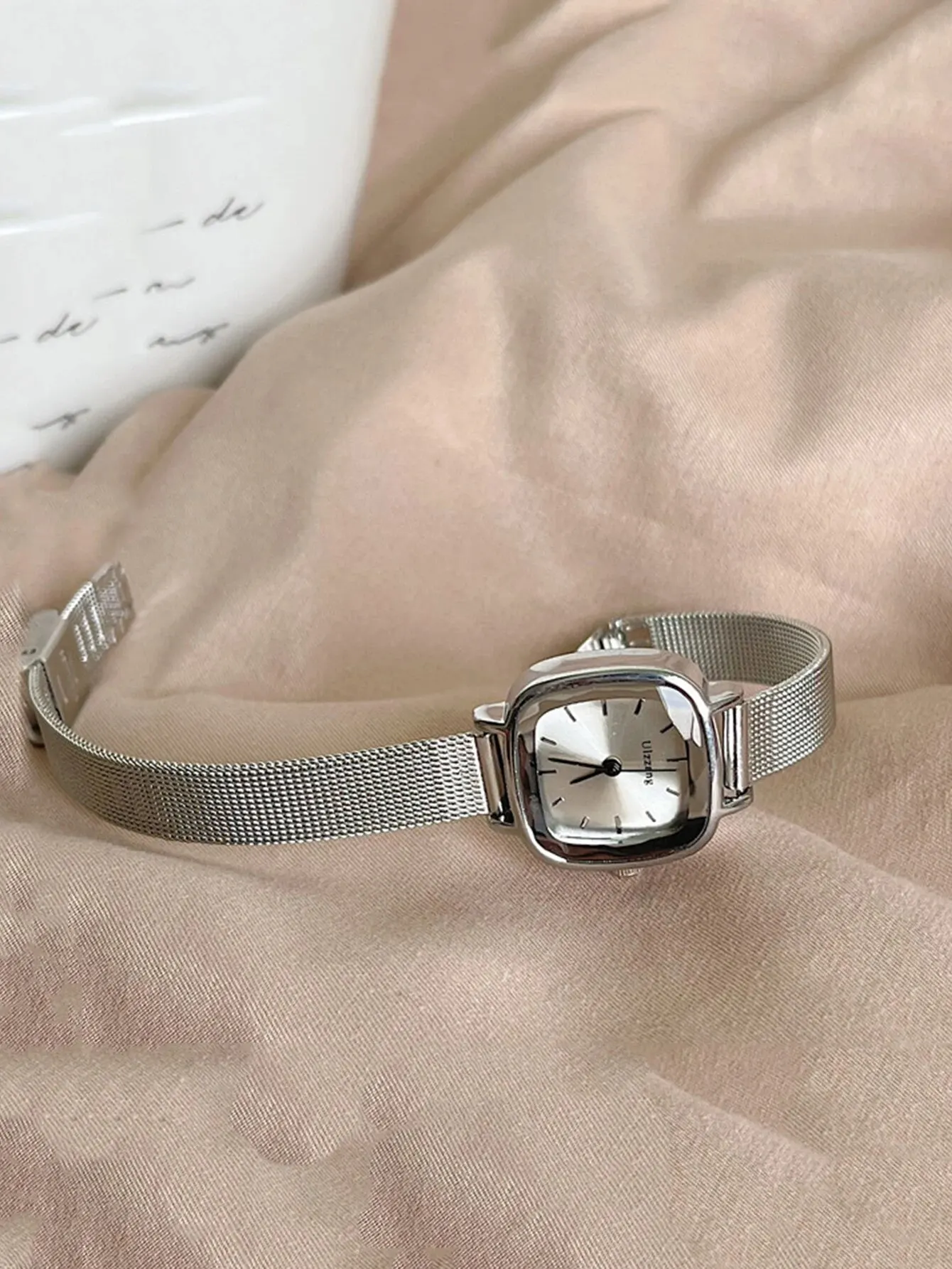 Fashion Women Small Dial Quartz Mesh Strap Watch Fashion Women Small Dial Quartz Mesh Strap Watch