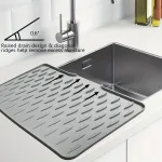 Kitchen Silicone Drain Mat with Built-in Drainage Design, Easy to Clean, Suitable for Countertops, Sinks, Refrigerators 2